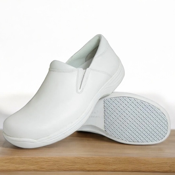 GENUINE GRIP FOOTWEAR MULE SLIP-ON MENS SIZE 8 WOMENS SIZE 8 White ECU - Picture 1 of 13